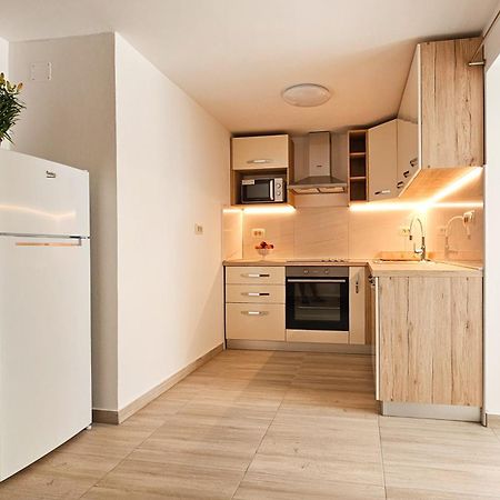 Apartman Petra Vrh  Eksteriør billede