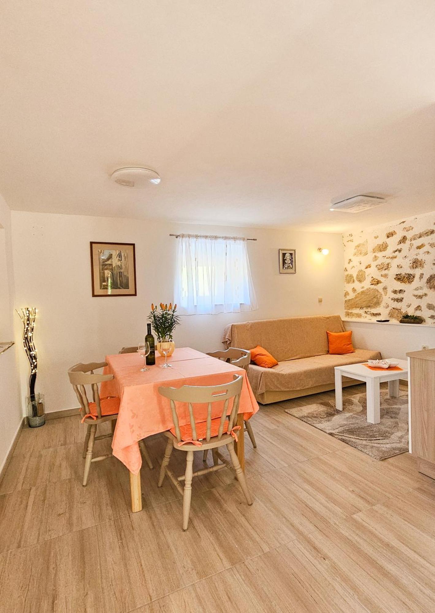 Apartman Petra Vrh  Eksteriør billede